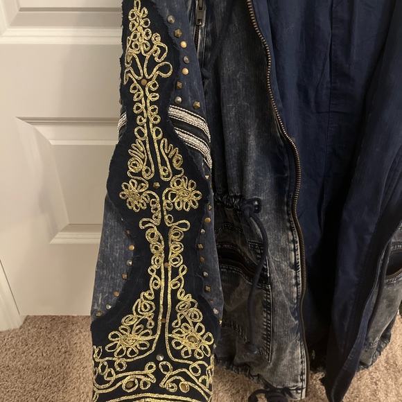 Fall jacket. - Picture 2 of 4